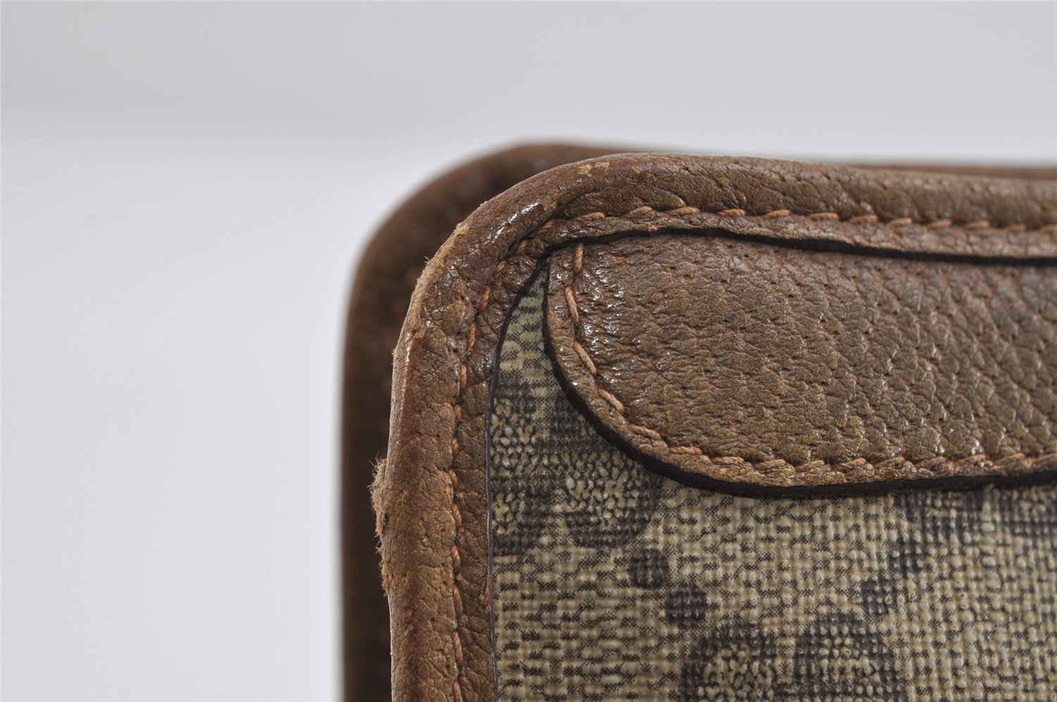 Authentic GUCCI Vintage Clutch Hand Bag Purse GG PVC Leather Brown 8507I