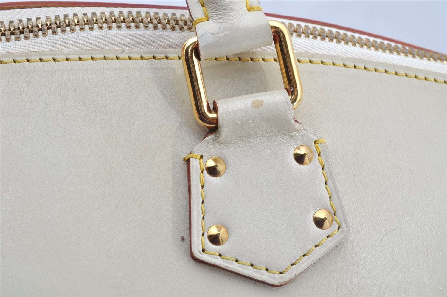 Authentic Louis Vuitton Suhali Lockit MM Hand Bag White M91874 LV 8514I