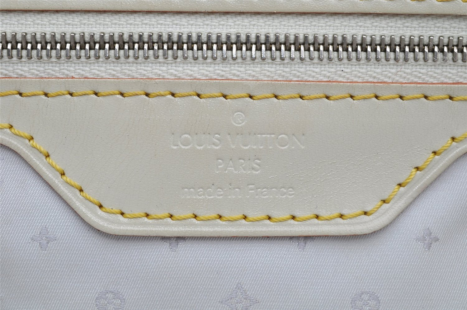 Authentic Louis Vuitton Suhali Lockit MM Hand Bag White M91874 LV 8514I