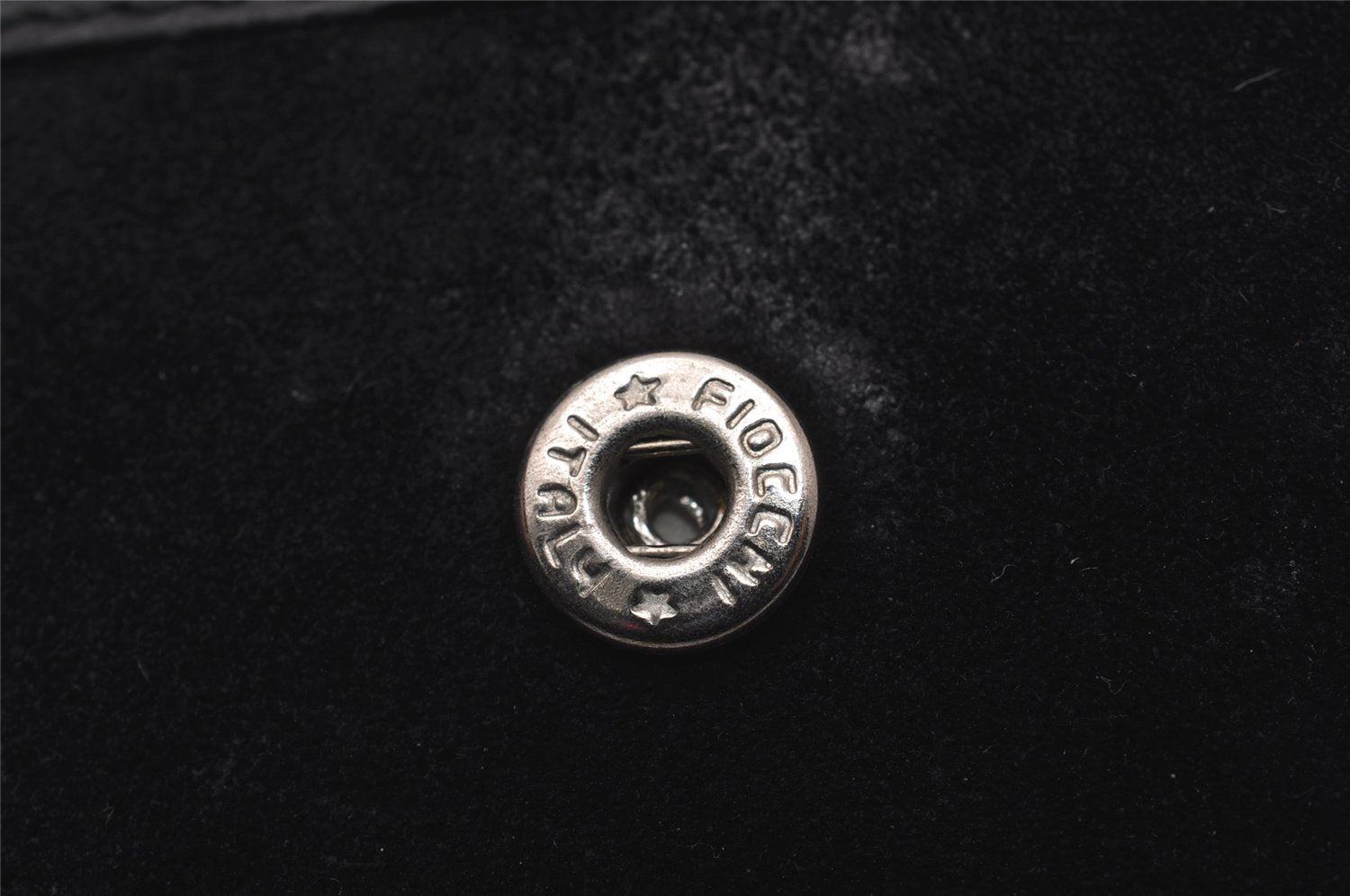 Authentic GUCCI Vintage 6 Hooks Key Case Purse Suede Leather Black 8524I