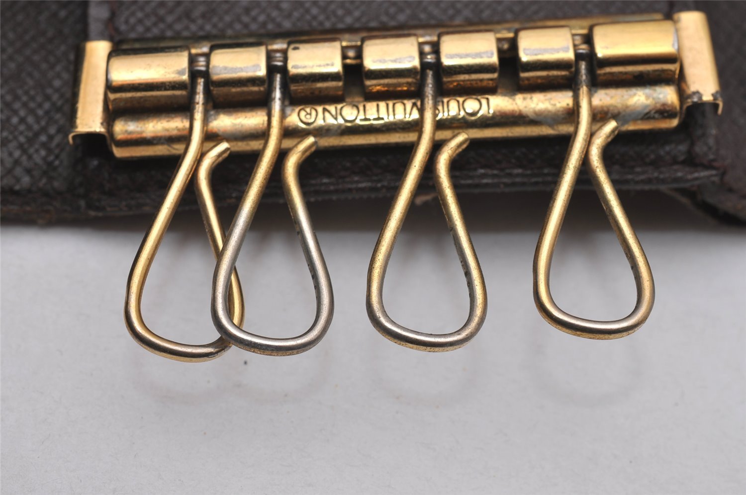 Authentic Louis Vuitton Damier Multicles 6 Key Case Holder N62630 LV 8527I