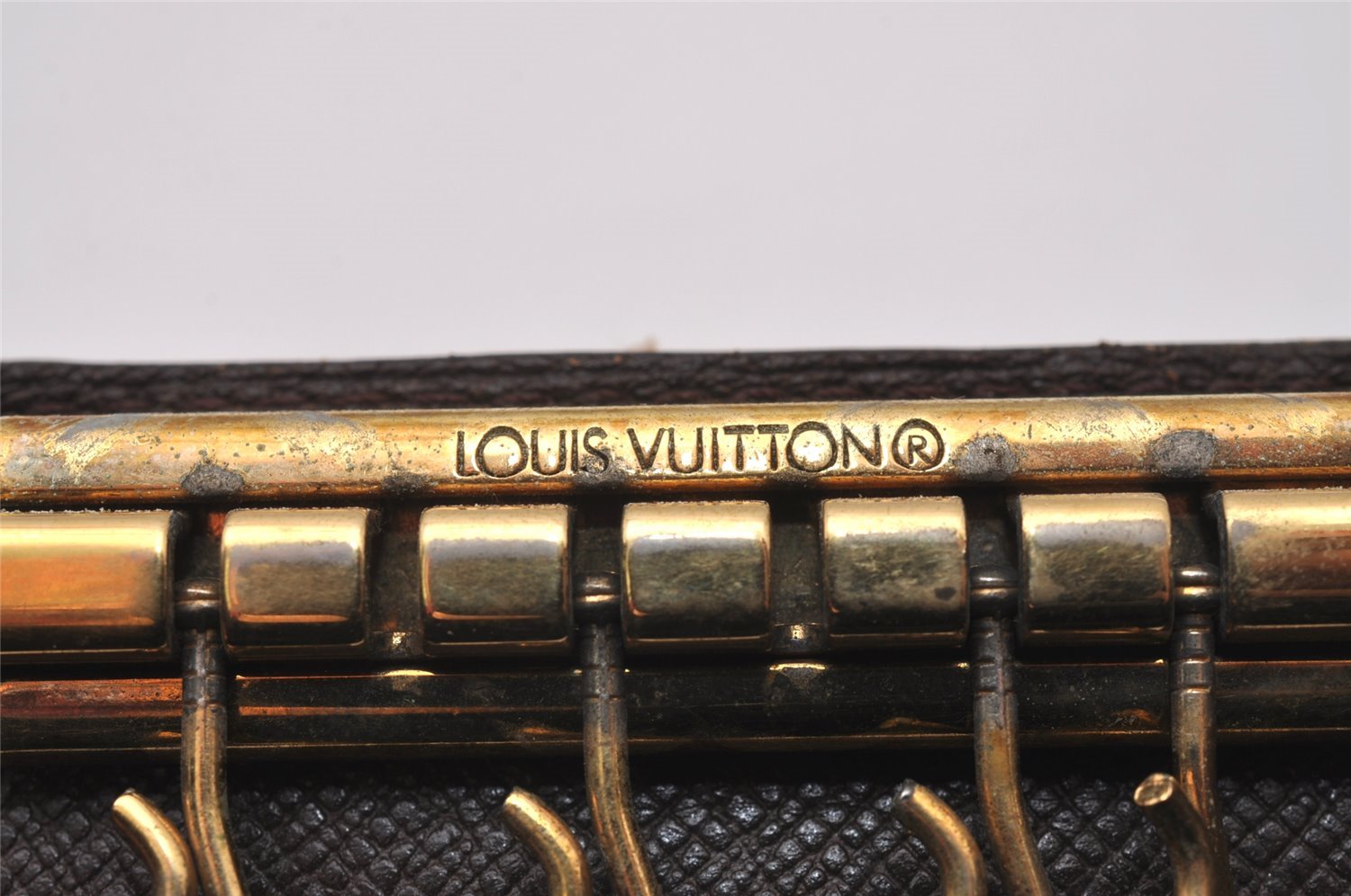 Authentic Louis Vuitton Damier Multicles 6 Key Case Holder N62630 LV 8527I