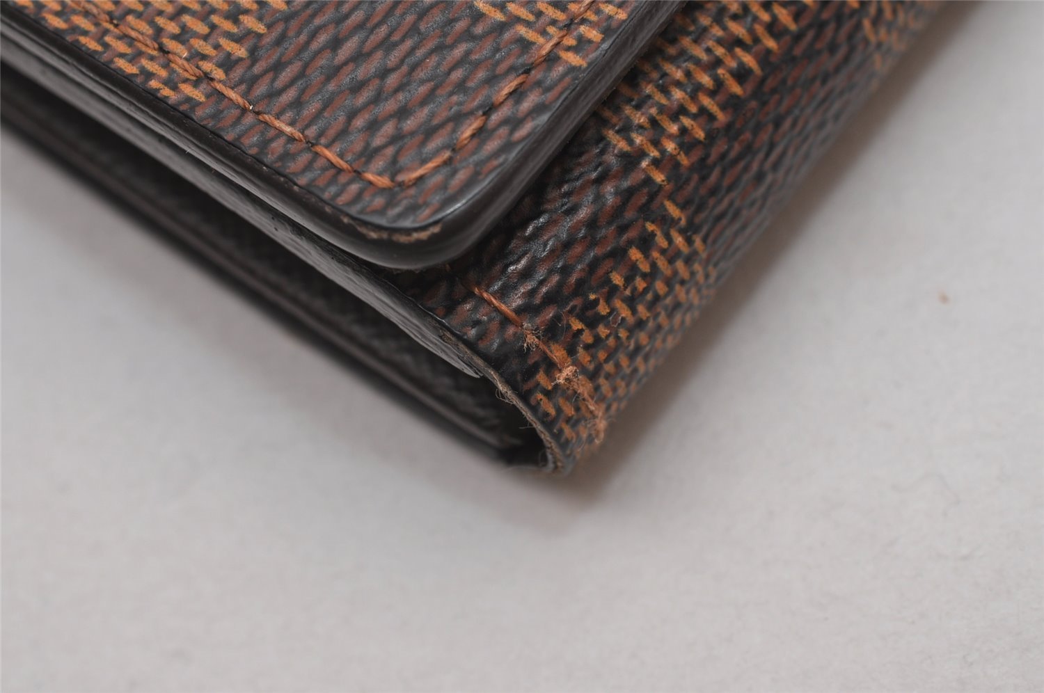 Authentic Louis Vuitton Damier Portefeuille Tresor Wallet Purse N61736 LV 8530I