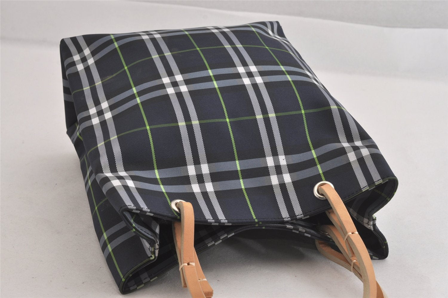 Authentic BURBERRY Vintage Check Nylon Leather Hand Bag Purse Navy Blue 8530M