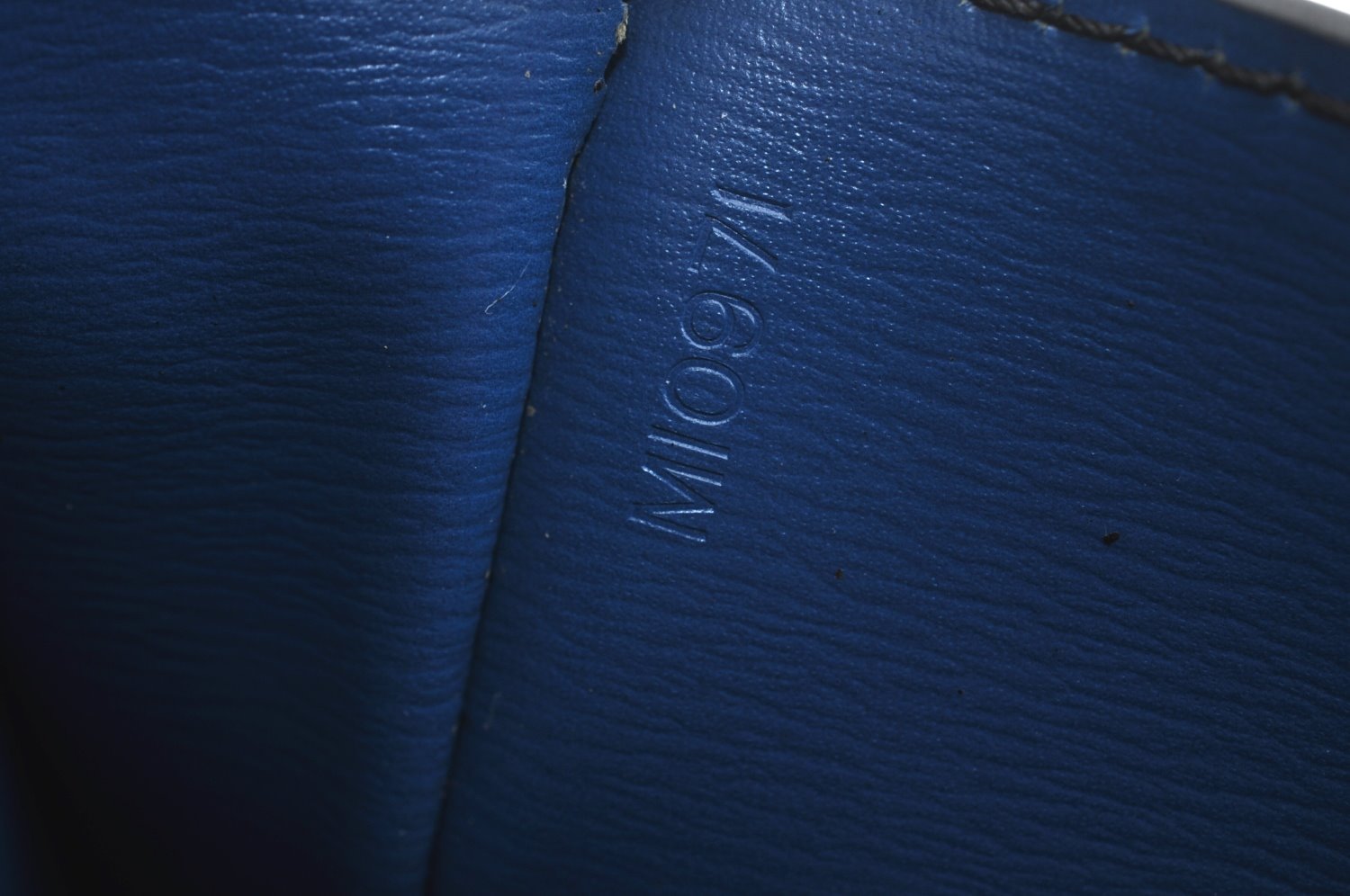 Authentic Louis Vuitton Epi Arche 2Way Shoulder Clutch Bag Blue M52575 LV 8539H