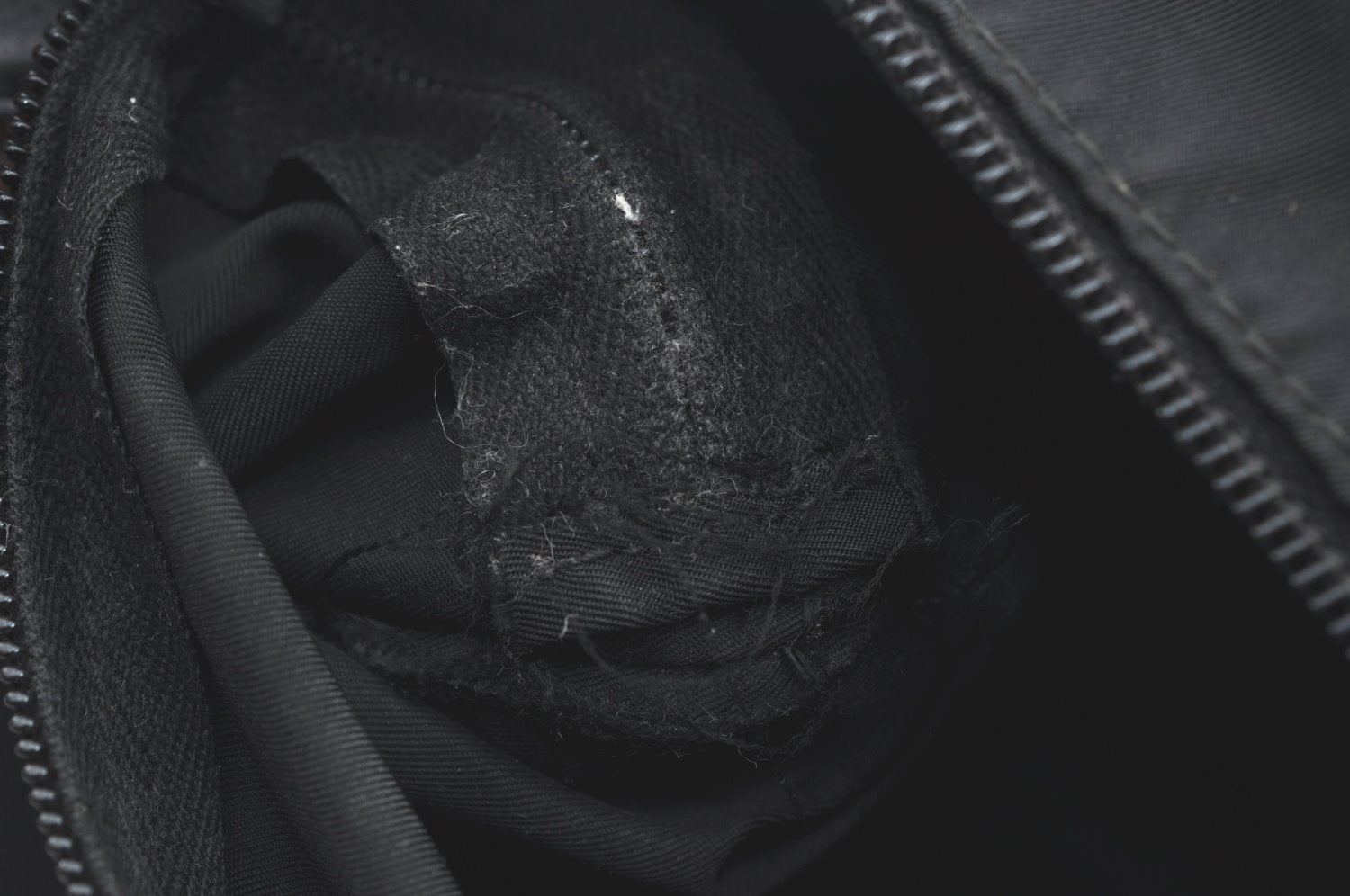 Authentic PRADA Nylon Tessuto Leather Shoulder Cross Body Bag Purse Black 8544I