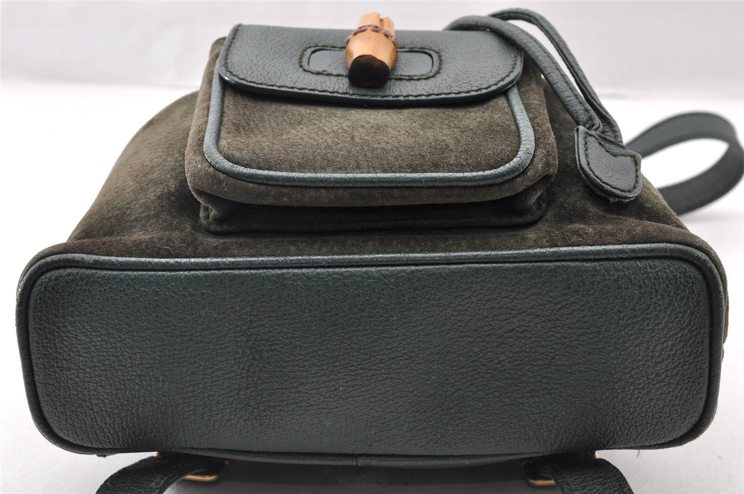 Authentic GUCCI Vintage Bamboo Backpack Purse Suede Leather Green 8554I