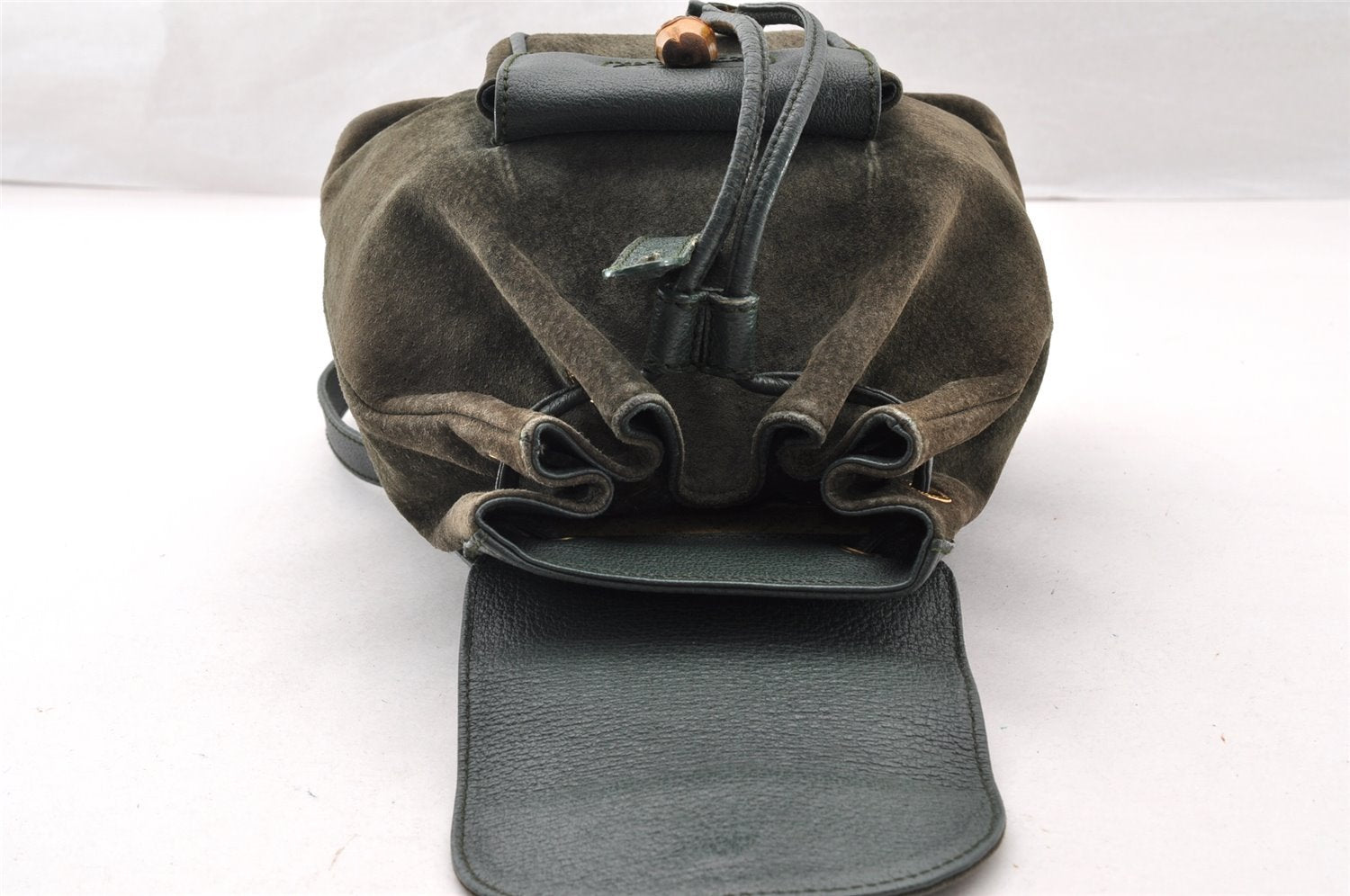 Authentic GUCCI Vintage Bamboo Backpack Purse Suede Leather Green 8554I