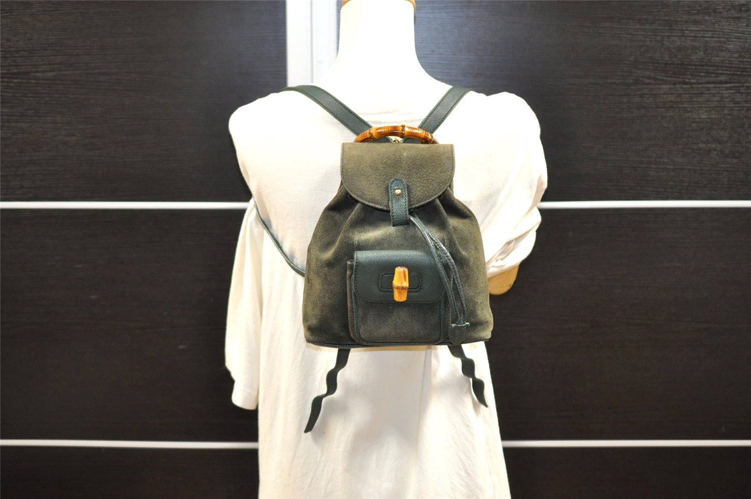 Authentic GUCCI Vintage Bamboo Backpack Purse Suede Leather Green 8554I