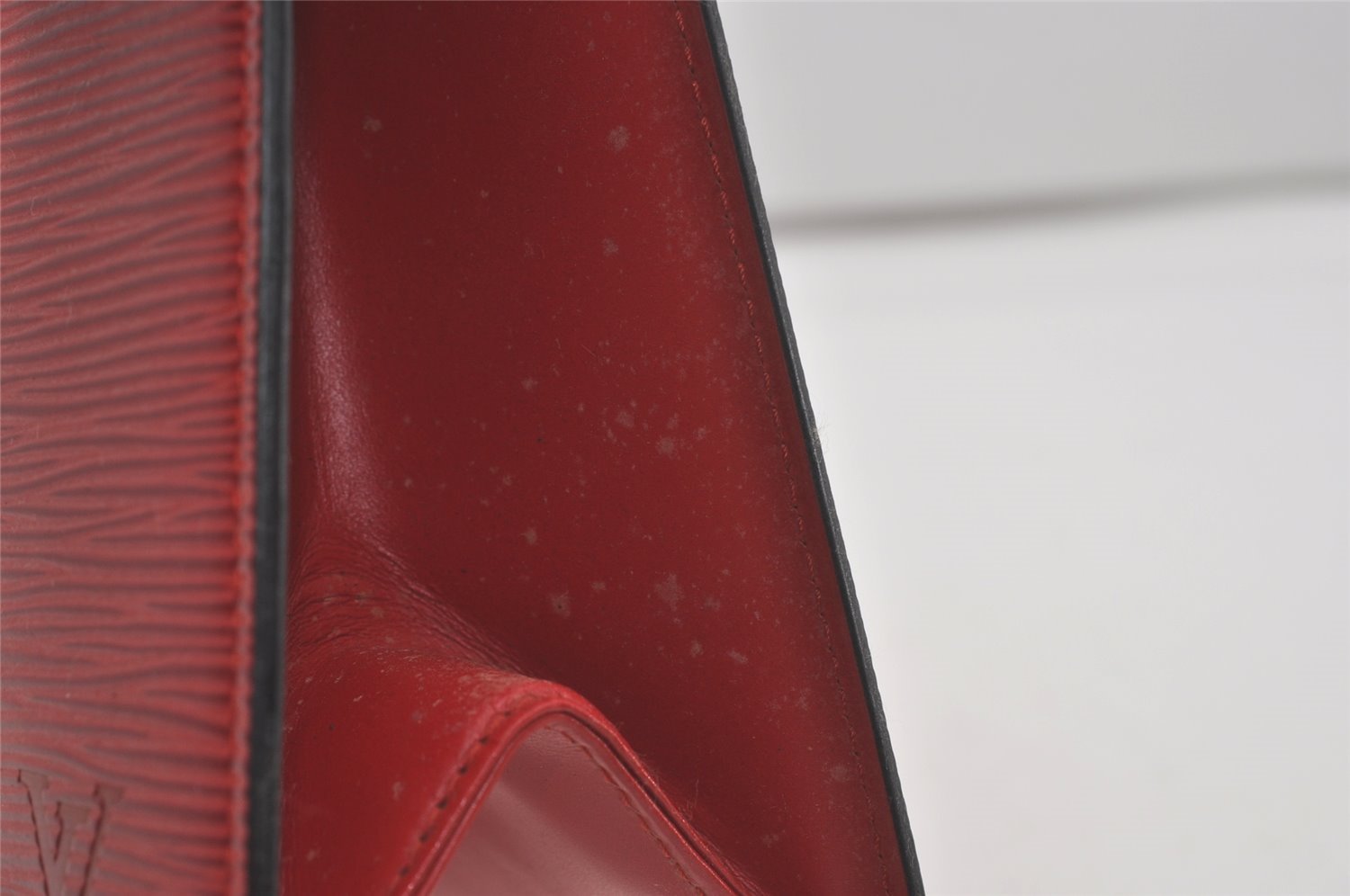 Authentic Louis Vuitton Epi Trousse Crete Clutch Bag Red M48417 LV 8555I