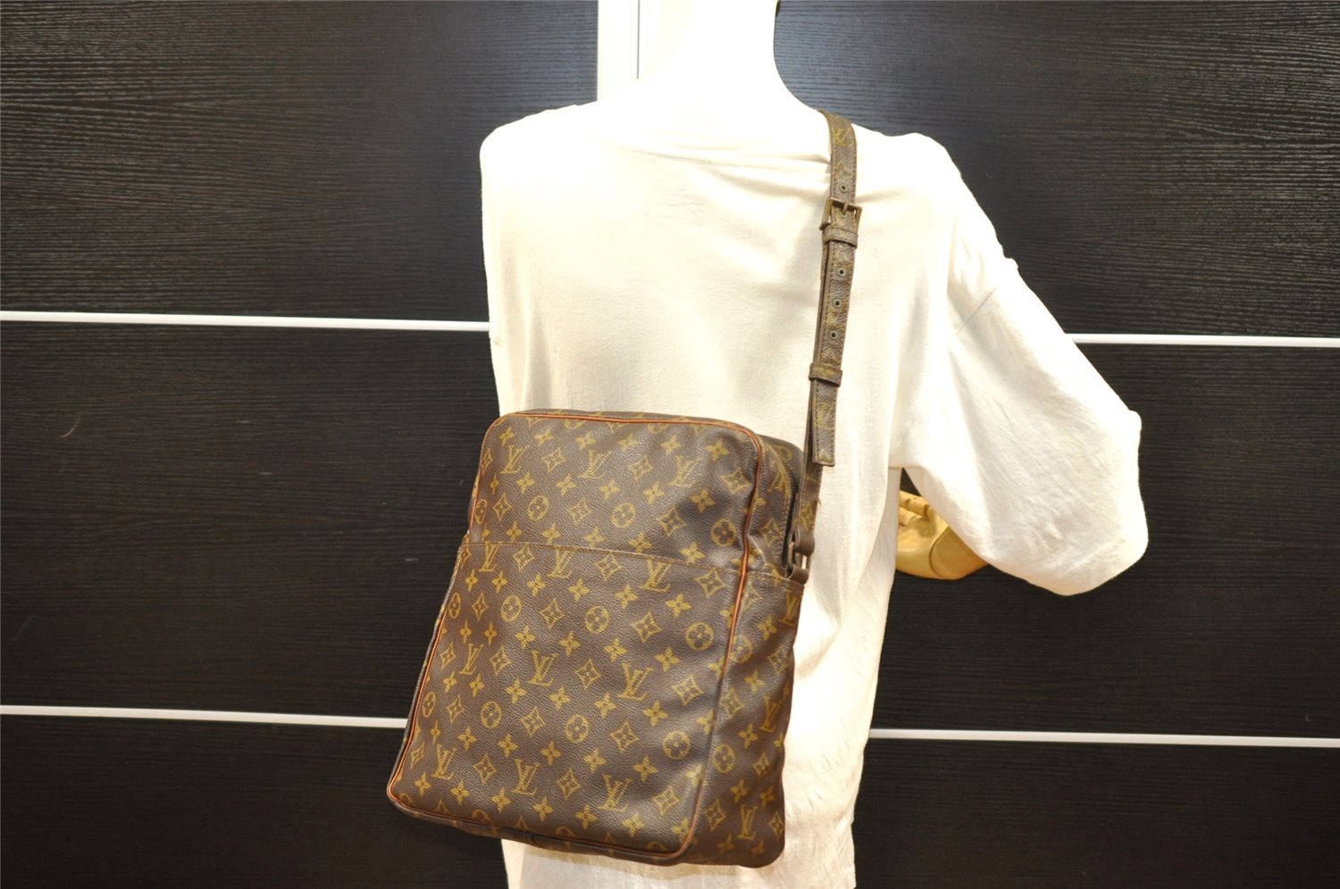 Authentic Louis Vuitton Monogram Marceau Shoulder Cross Body Bag Old Model 8556I