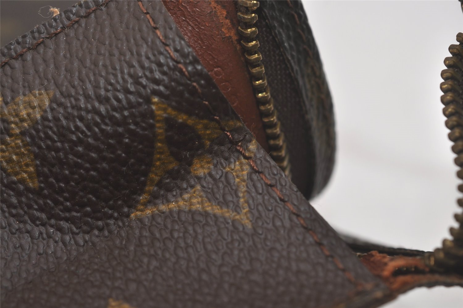 Auth Louis Vuitton Monogram Poche Toilette 26 Cosmetics Pouch Old Model LV 8561I