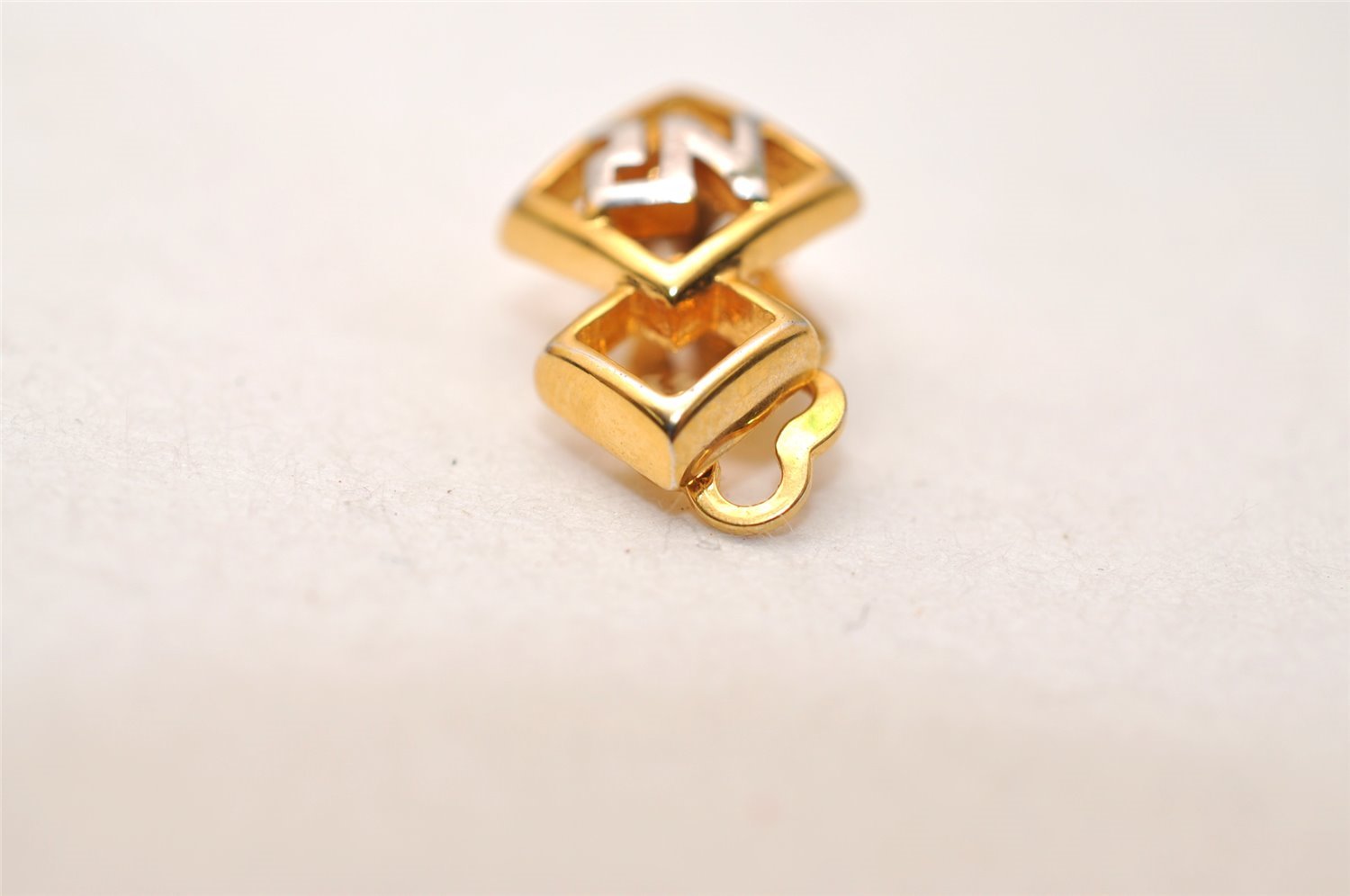 Authentic NINA RICCI Vintage Clip-on Logo Motif Earrings Accessory Gold 8568J