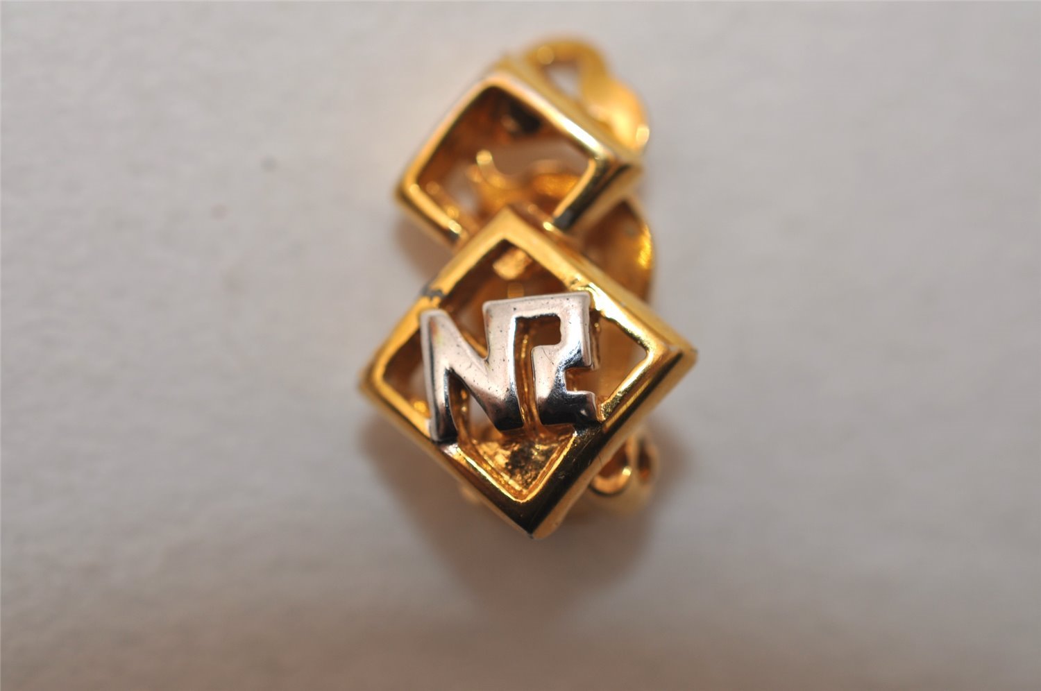 Authentic NINA RICCI Vintage Clip-on Logo Motif Earrings Accessory Gold 8568J