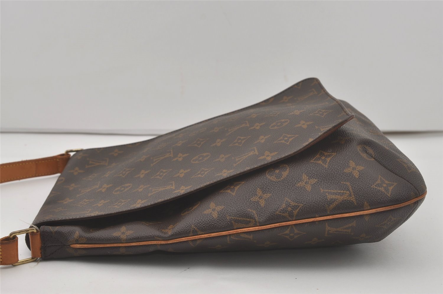 Authentic Louis Vuitton Monogram Musette Shoulder Cross Body Bag M51256 LV 8572I