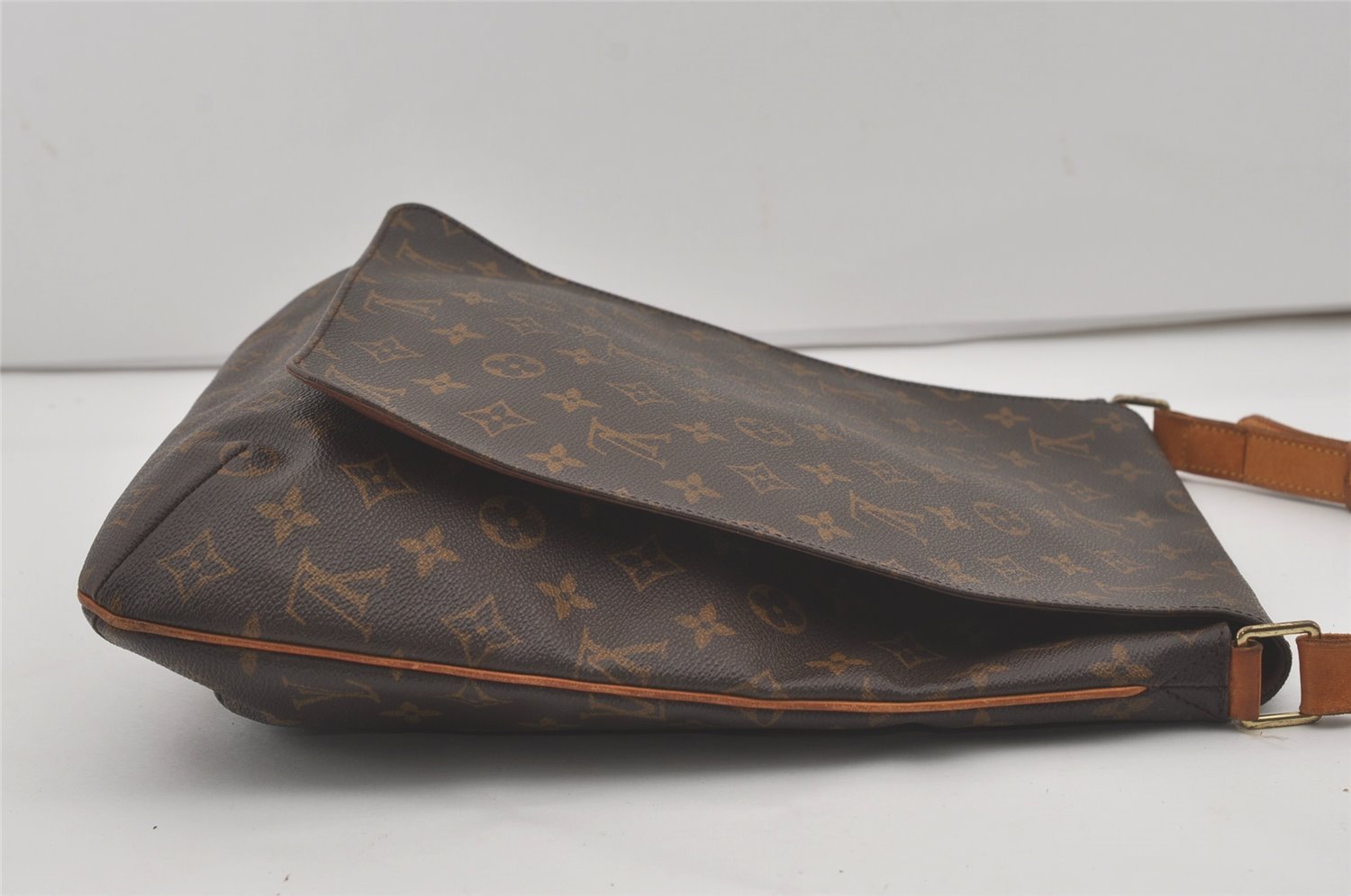 Authentic Louis Vuitton Monogram Musette Shoulder Cross Body Bag M51256 LV 8572I