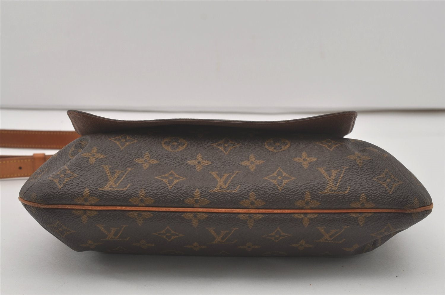 Authentic Louis Vuitton Monogram Musette Shoulder Cross Body Bag M51256 LV 8572I