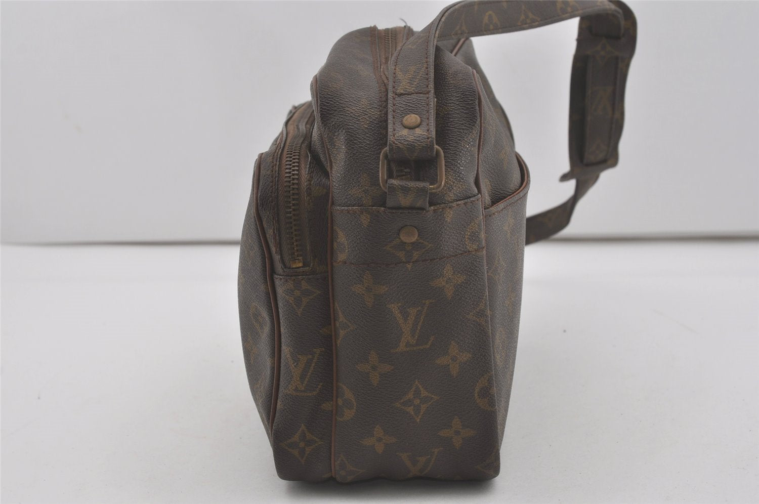 Authentic Louis Vuitton Monogram Nile Shoulder Cross Bag Old Model LV Junk 8574I