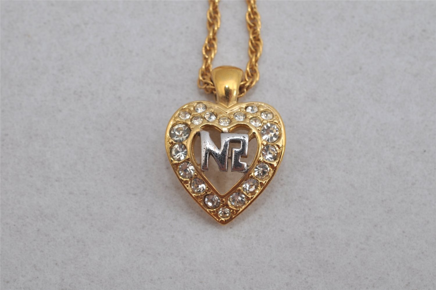 Authentic NINA RICCI Gold Tone Rhinestone Heart Chain Pendant Necklace  8576J