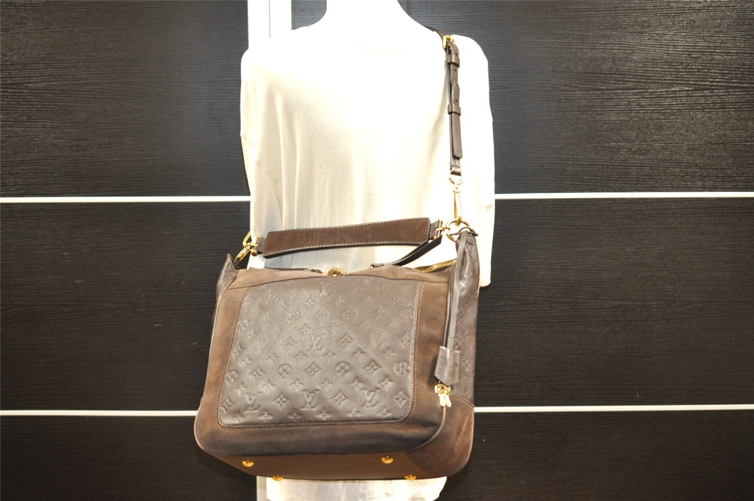 Auth Louis Vuitton Monogram Empreinte Audacieuse MM Shoulder Bag Brown LV 8577I