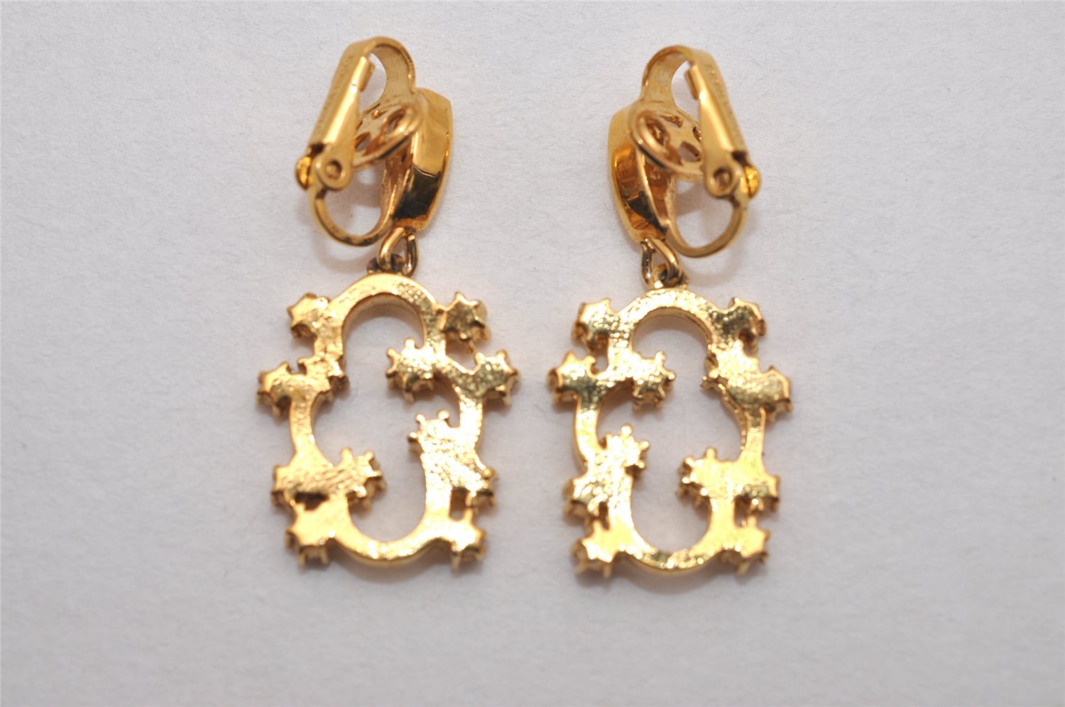 Authentic NINA RICCI Vintage Clip-on Rhinestone Earrings Gold Tone 8579J