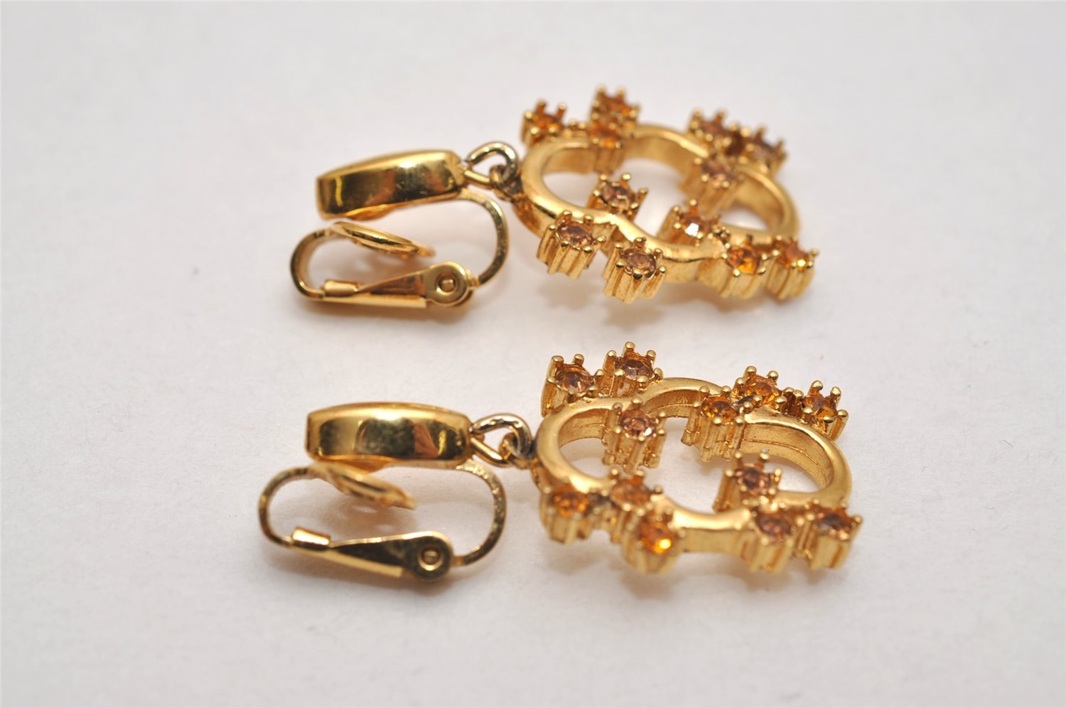 Authentic NINA RICCI Vintage Clip-on Rhinestone Earrings Gold Tone 8579J