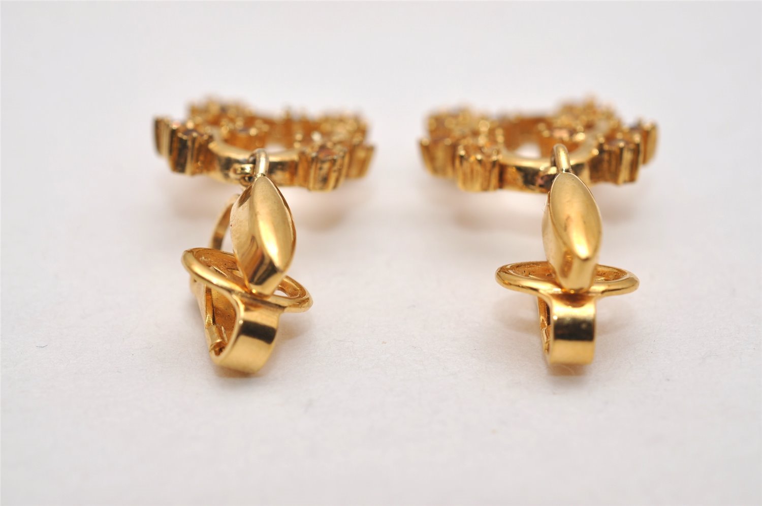 Authentic NINA RICCI Vintage Clip-on Rhinestone Earrings Gold Tone 8579J