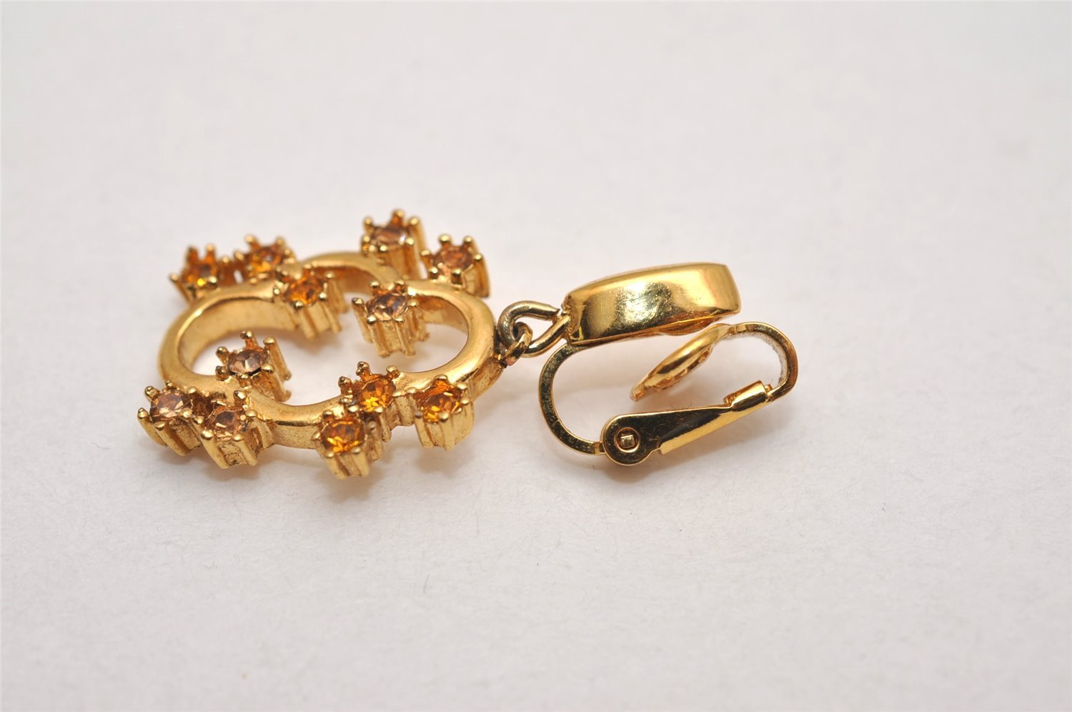 Authentic NINA RICCI Vintage Clip-on Rhinestone Earrings Gold Tone 8579J