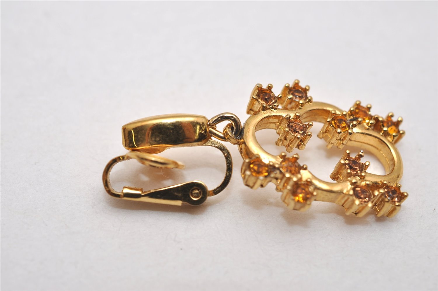 Authentic NINA RICCI Vintage Clip-on Rhinestone Earrings Gold Tone 8579J