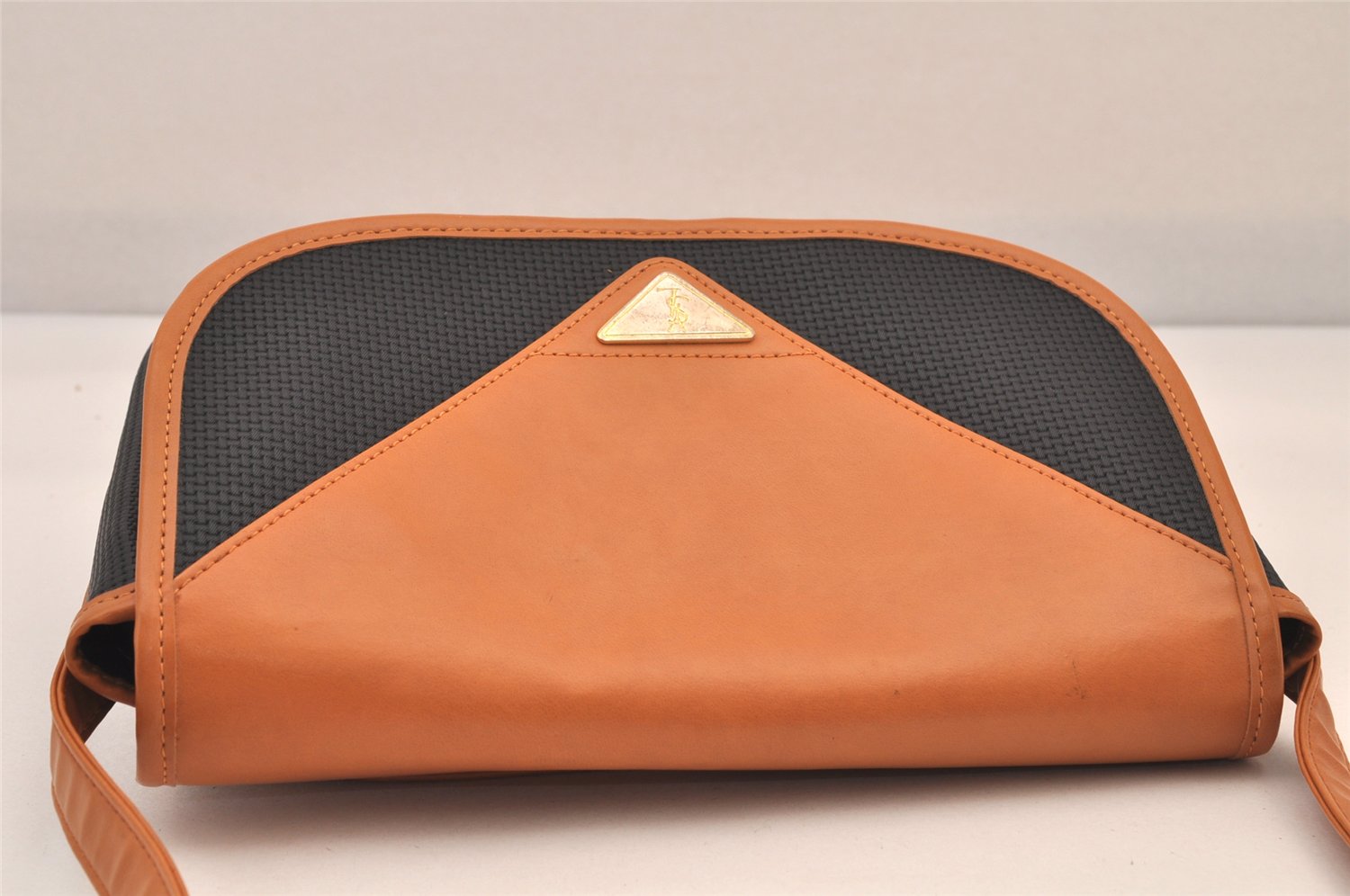 Authentic YVES SAINT LAURENT Shoulder Cross Bag Purse PVC Leather Black 8581M
