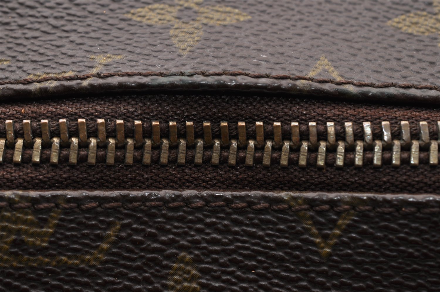 Authentic Louis Vuitton Monogram Boulogne 30 Shoulder Bag Old Model Junk 8596I