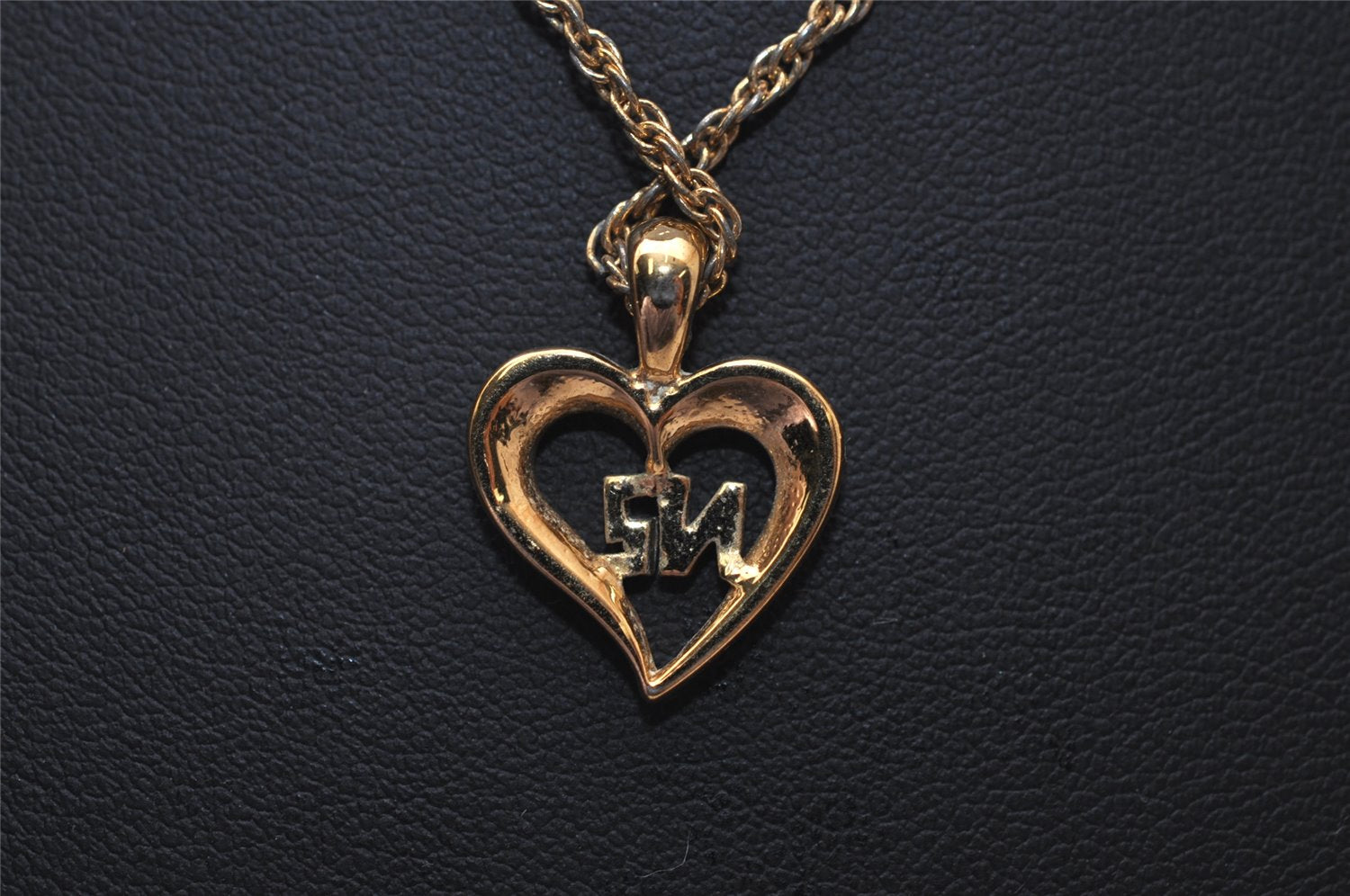 Authentic NINA RICCI Gold Tone Rhinestone Heart Chain Pendant Necklace  8596J