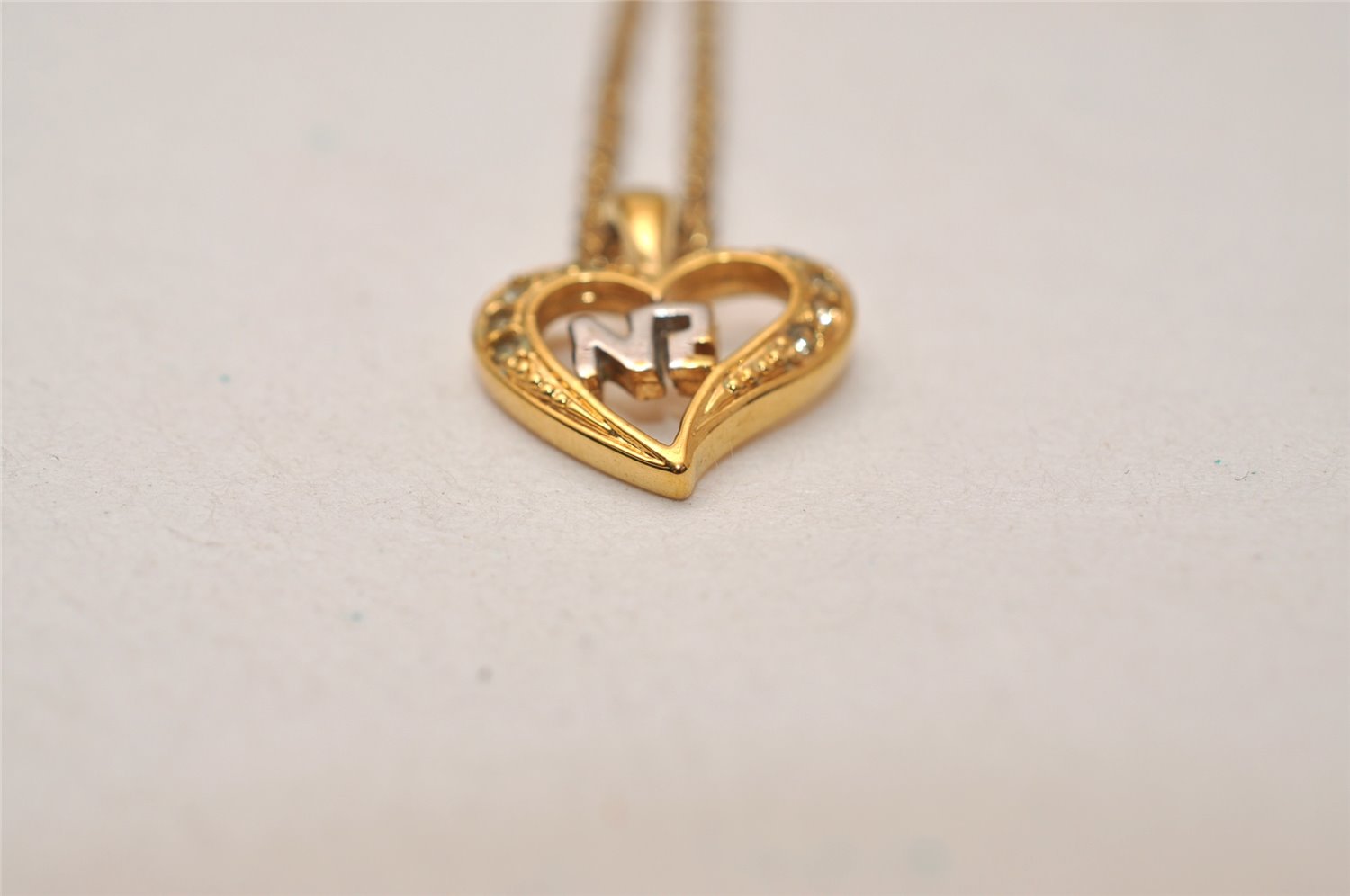 Authentic NINA RICCI Gold Tone Rhinestone Heart Chain Pendant Necklace  8596J