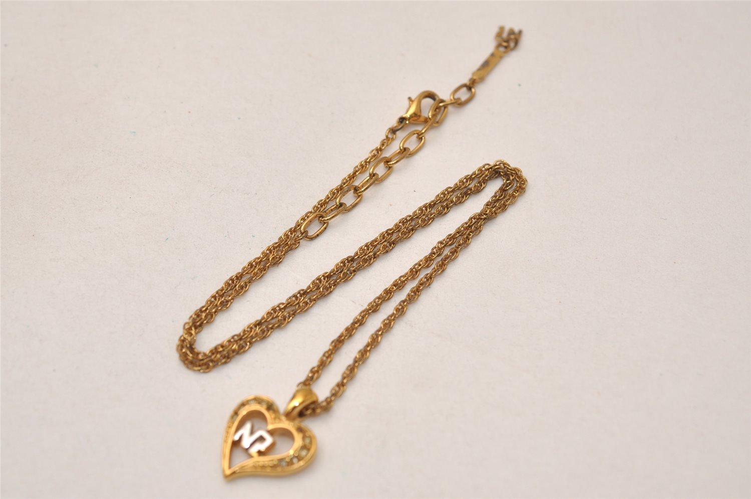 Authentic NINA RICCI Gold Tone Rhinestone Heart Chain Pendant Necklace  8596J