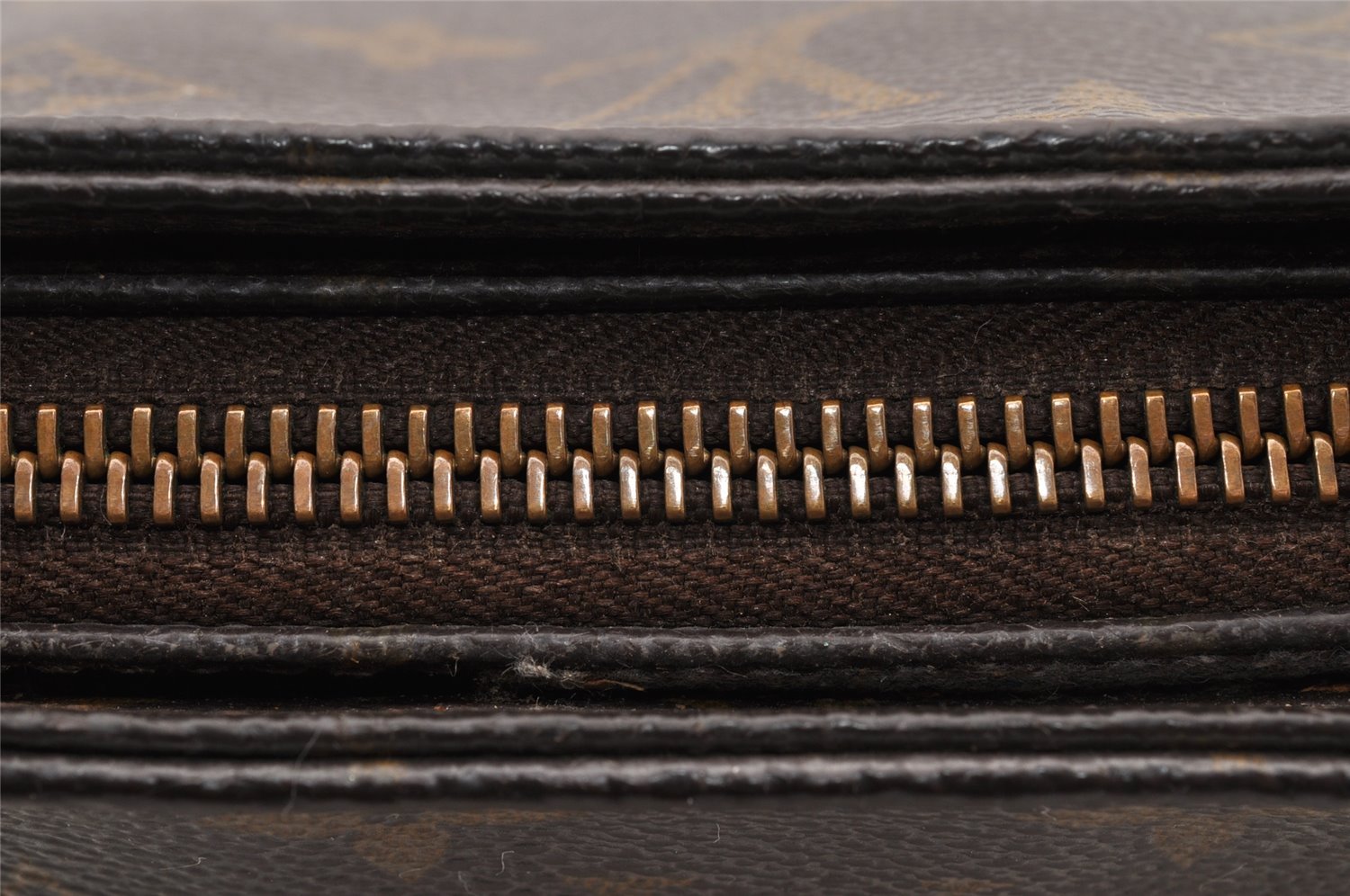 Authentic Louis Vuitton Monogram Looping MM Shoulder Bag M51146 LV 8601I