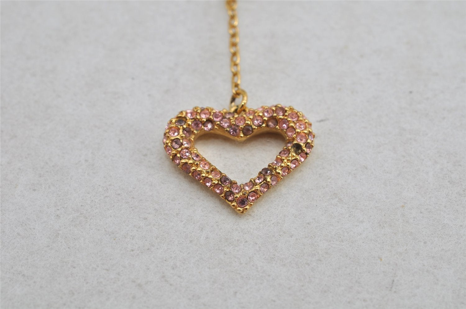 Authentic COACH Vintage Rhinestone Heart Chain Pendant Necklace Gold 8605J