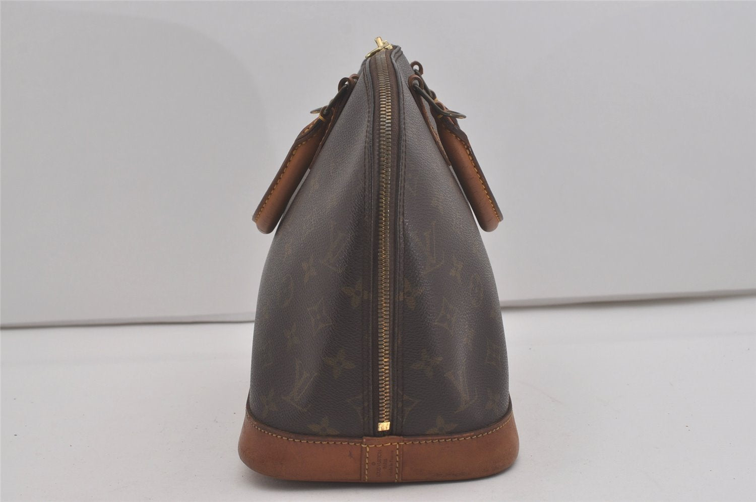 Authentic Louis Vuitton Monogram Alma Hand Bag Purse M51130 LV 8606I