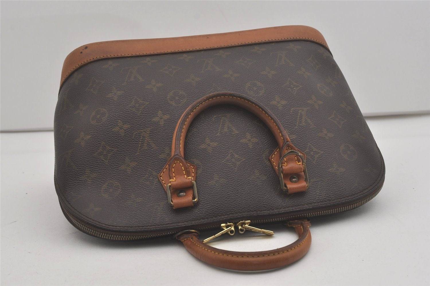 Authentic Louis Vuitton Monogram Alma Hand Bag Purse M51130 LV 8606I