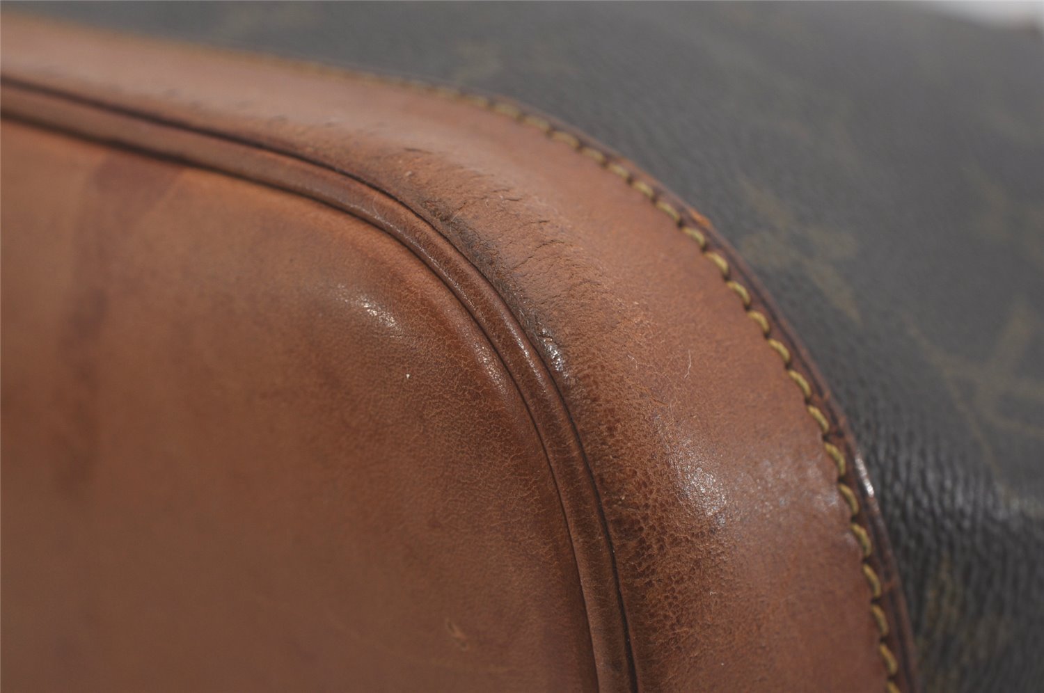 Authentic Louis Vuitton Monogram Alma Hand Bag Purse M51130 LV 8606I