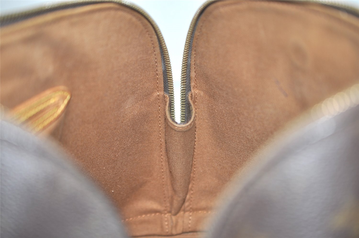 Authentic Louis Vuitton Monogram Alma Hand Bag Purse M51130 LV 8606I