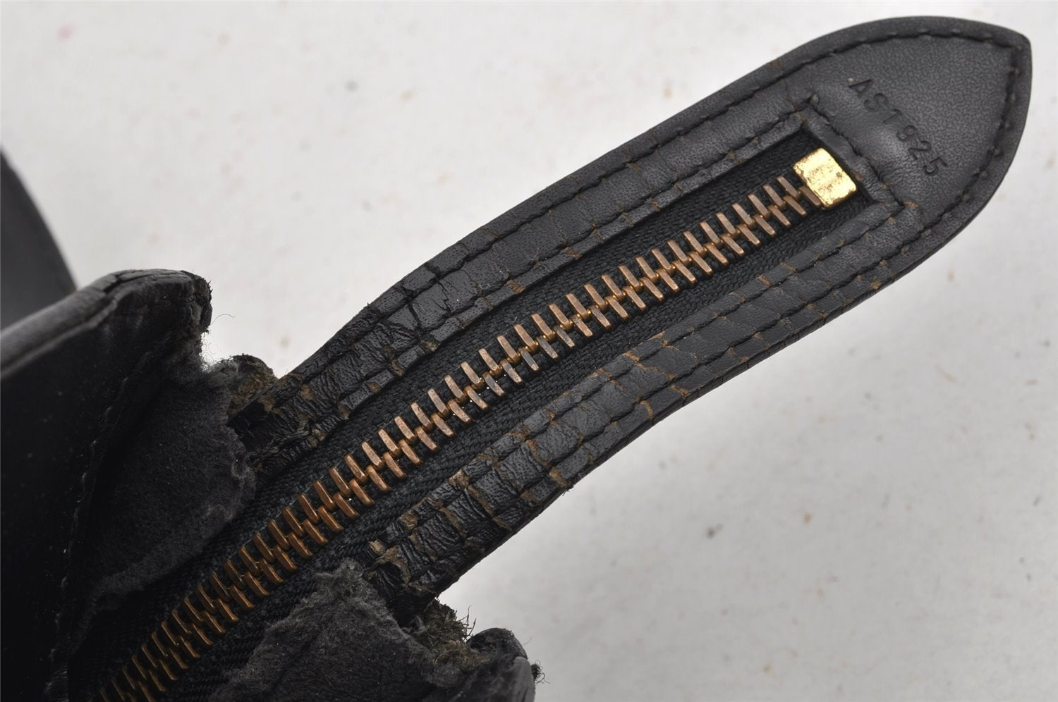 Auth Louis Vuitton Epi Saint Jacques Shopping Shoulder Bag Black M52262 LV 8611I