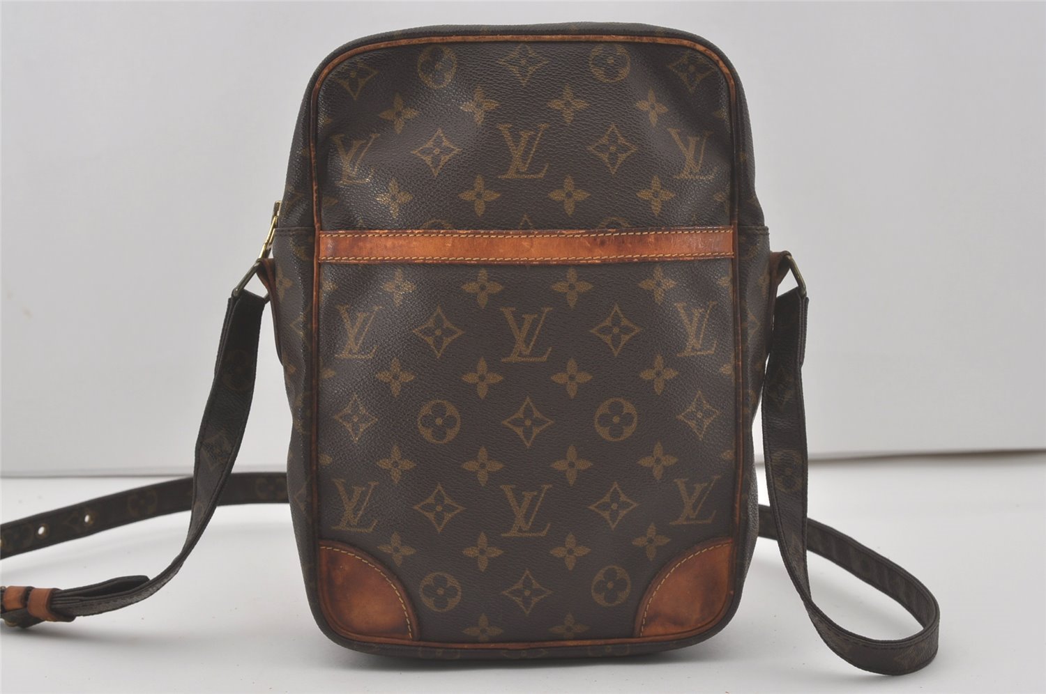 Authentic Louis Vuitton Monogram Danube MM Shoulder Cross Bag M45264 LV 8615I