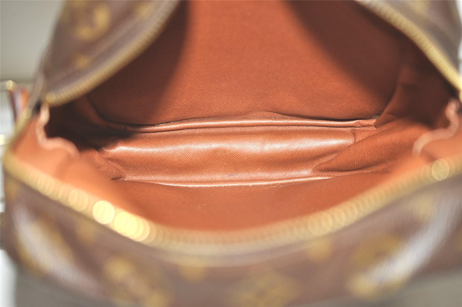 Authentic Louis Vuitton Monogram Danube MM Shoulder Cross Bag M45264 LV 8615I