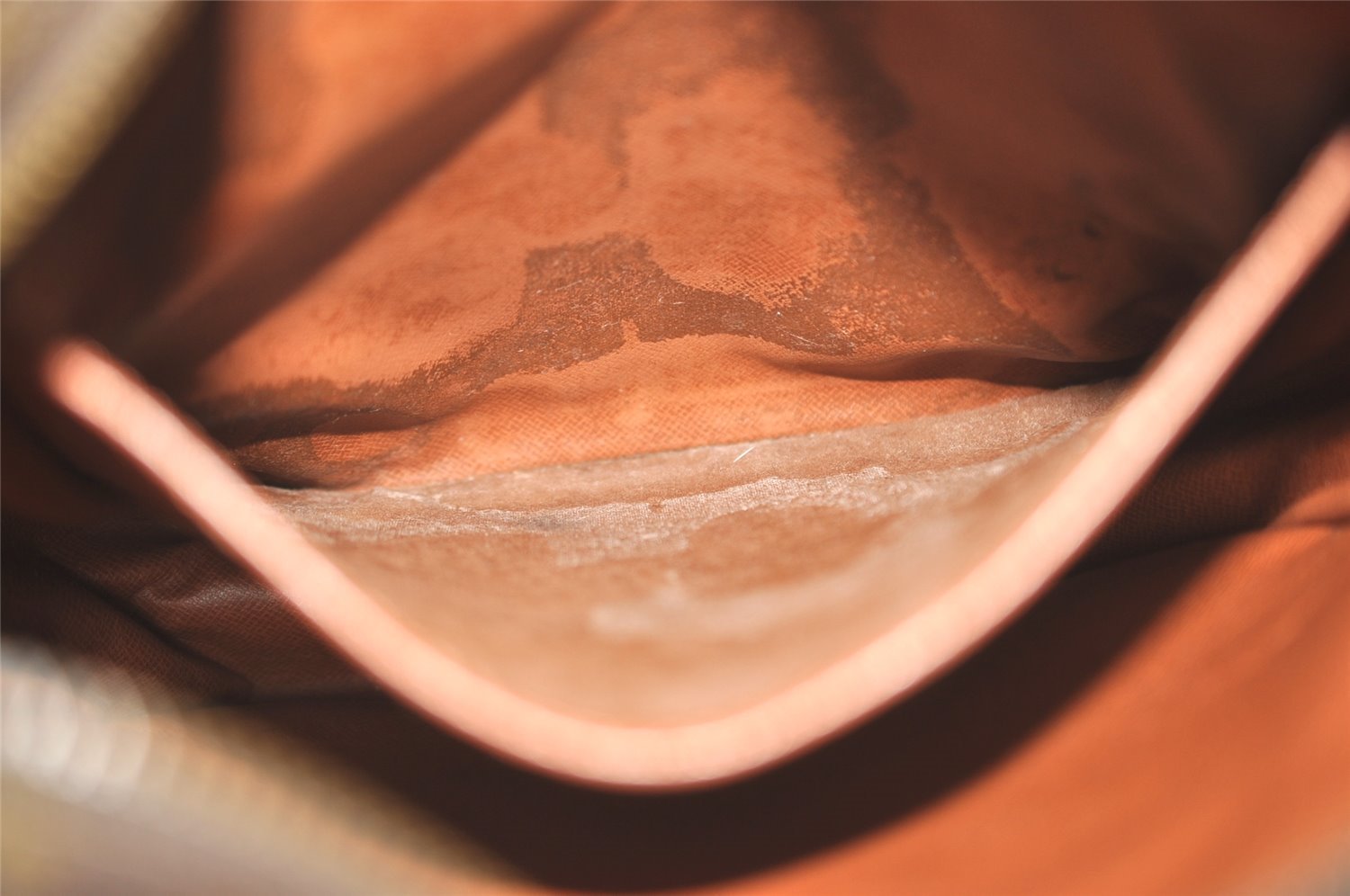 Authentic Louis Vuitton Monogram Danube MM Shoulder Cross Bag M45264 LV 8615I