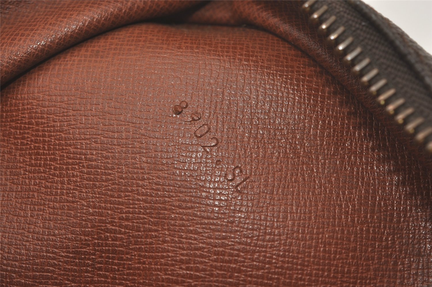 Authentic Louis Vuitton Monogram Danube MM Shoulder Cross Bag M45264 LV 8615I