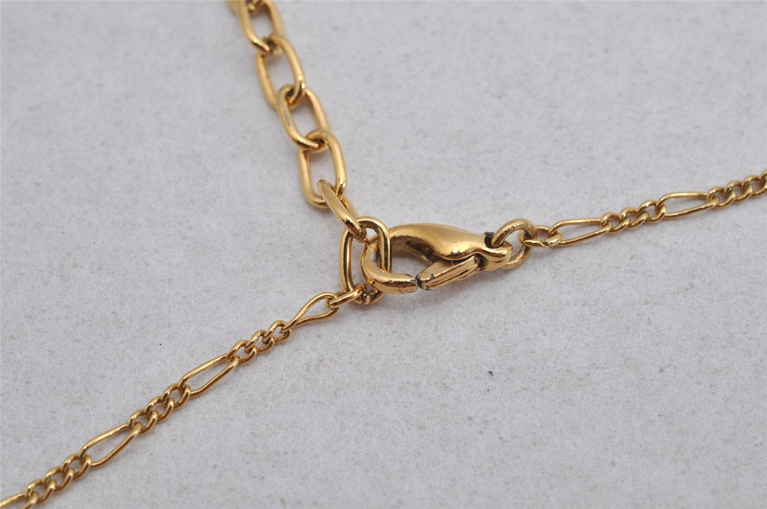 Authentic NINA RICCI Vintage Gold Tone Rhinestone Chain Pendant Necklace  8615J