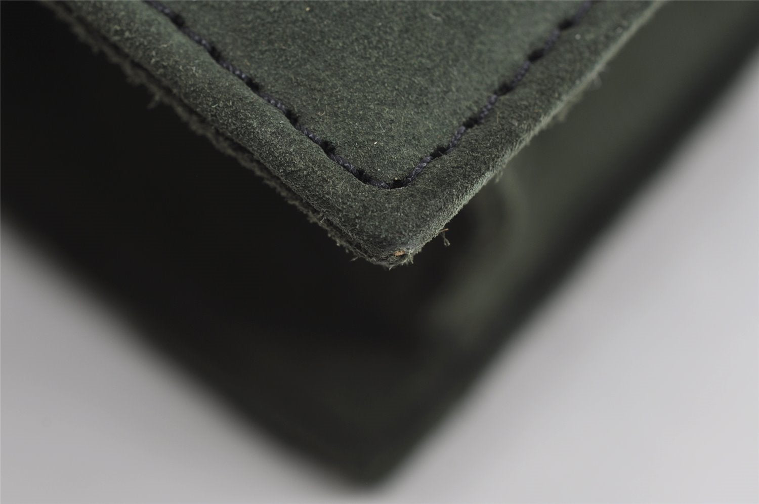 Authentic GUCCI Vintage Chain Shoulder Bag Purse Suede Green 8617I