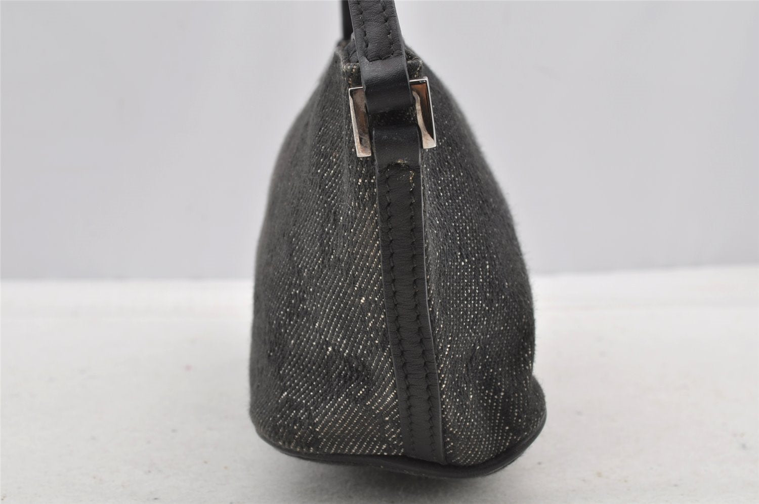 Authentic GUCCI Hand Bag Pouch Purse GG Canvas Leather 07198 Black 8623I