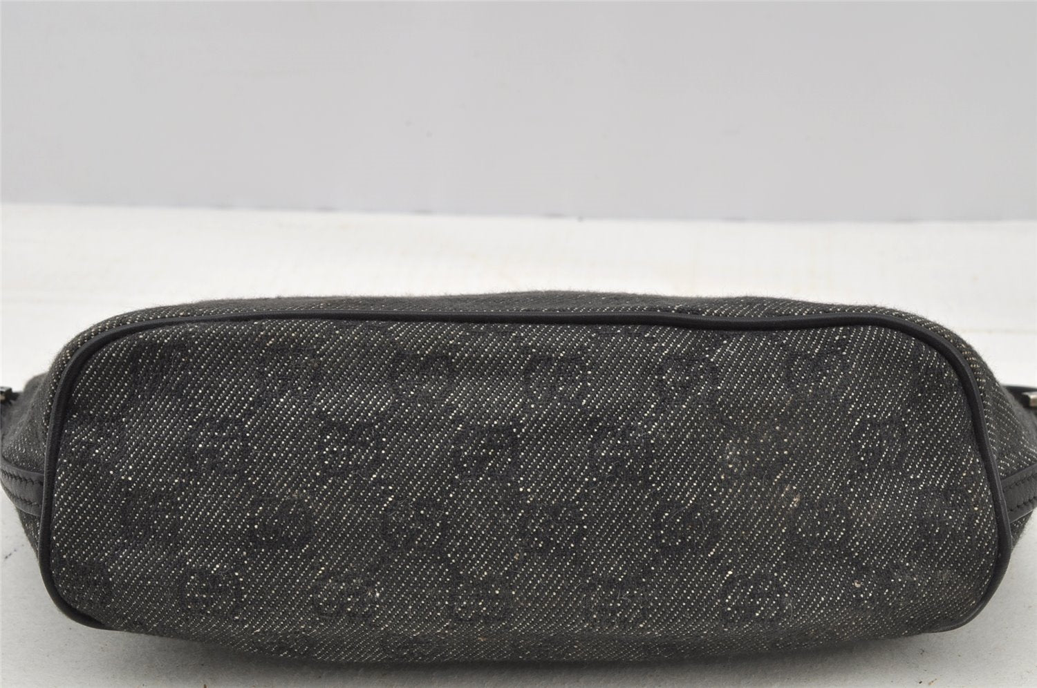 Authentic GUCCI Hand Bag Pouch Purse GG Canvas Leather 07198 Black 8623I