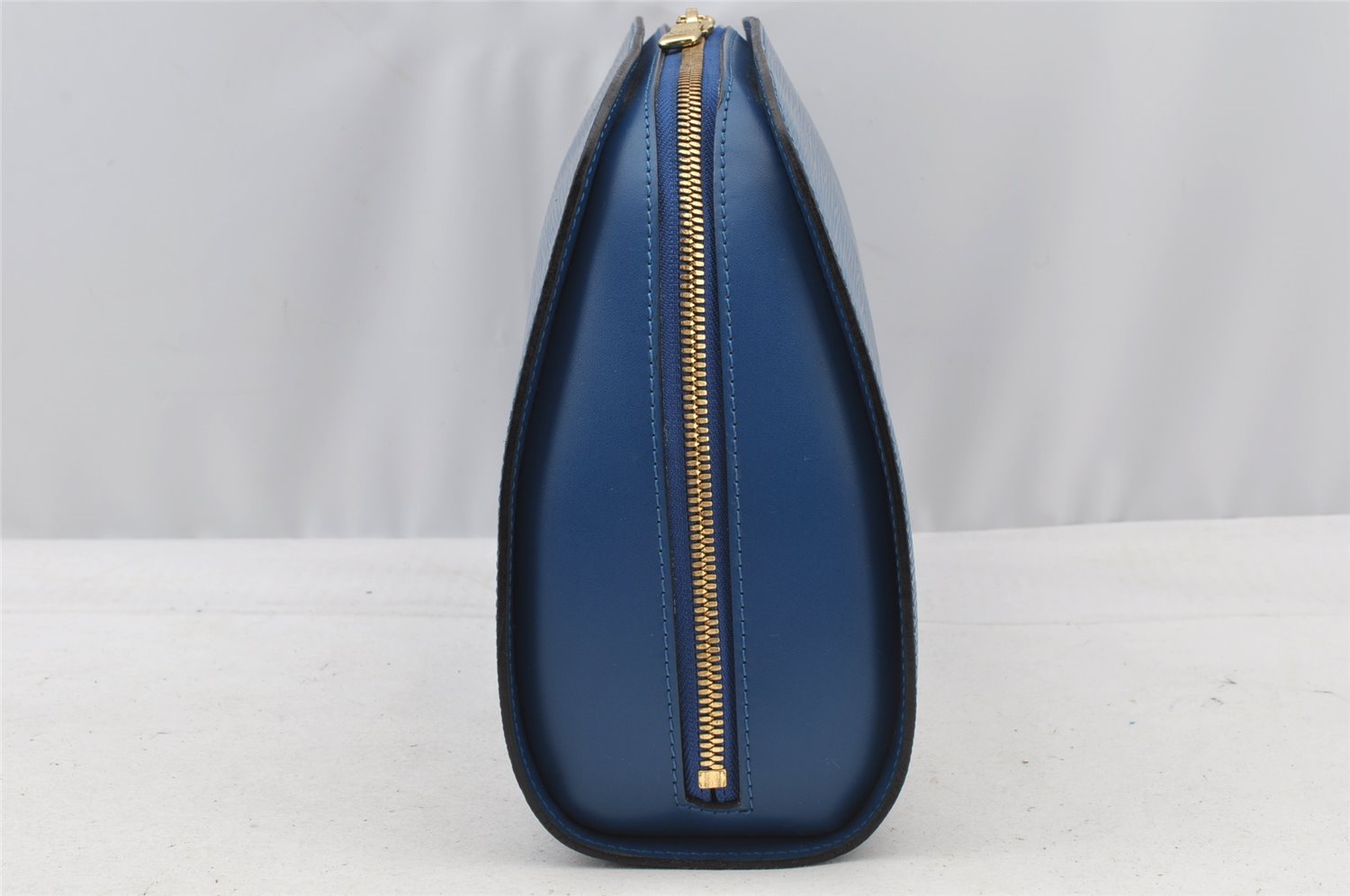 Authentic Louis Vuitton Epi Dauphine GM Cosmetic Pouch Blue M48435 LV 8625I